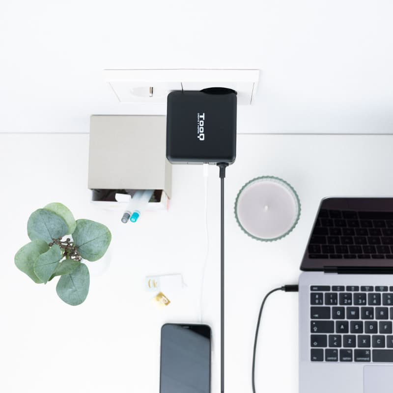 Tooq Cargador portátil conector USB-C 65W - 4